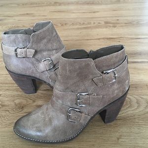 Dolce Vita Brown Suede Brown Bootie Heel Sexy